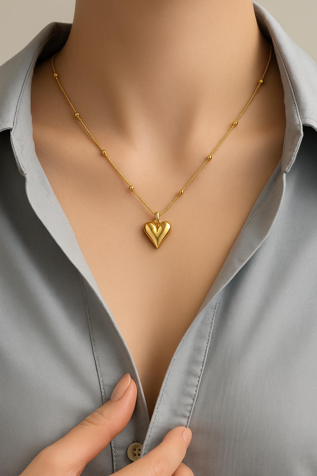 Elegant Gold Heart Pendant Necklace for Women – Minimal & Stylish Gift Jewelry